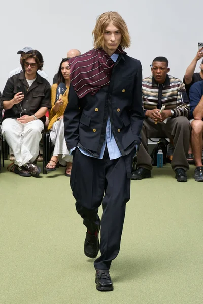 Look 2